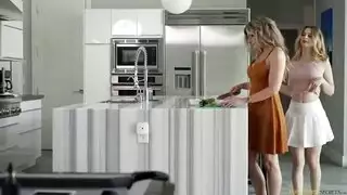 مترجم الجنس ماما وأفكارها الليبرالية الأمهات الجنس - Xnxx أمي