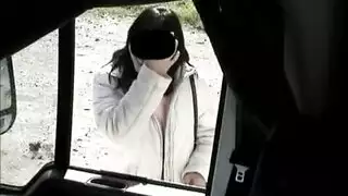 سكس اجنبي بين فتاة وشاب في الشاحنة