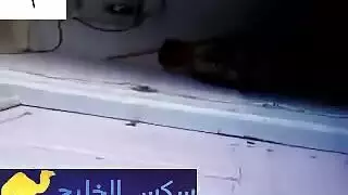 عاهرة مغربية كبيرة تتناك علي الواقف وعلي الارض - سكس مغربي
