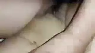 زوجين هواة تقاسم بجد على كاميرا ويب.