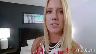 امرأة مع كس جميلة تريد أن تكون مكسورة