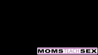 شينا غريس وتبتلع ثلاثة أضعاف
