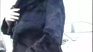 امرأة سمراء وامض ثديها على كاميرا ويب
