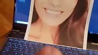 كومينغ في جميع أنحاء العاهرة العربية الساخنة