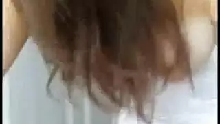 امرأة سمراء مثير مص عاشقها.
