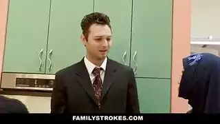 محجبة تتناك في فندق