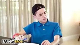 انها لم تر مثل هذه المرأة العارية الجميلة