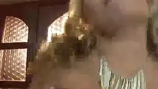 جدة سمراء مفلس يحصل كس يؤكل.