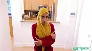 فاتنة العربية كيرا بيريز تستأجر مدربًا شخصيًا