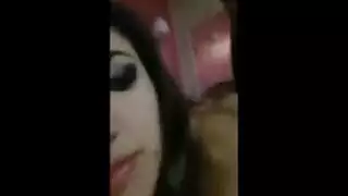 مراهقة اماراتية تتناك من السائق الباكستاني