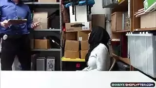 إنها خجولة لكنها في النهاية تحبها