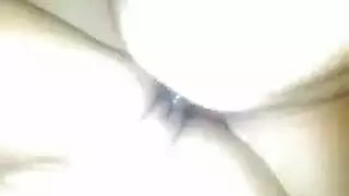 الكلبة الآسيوية القذرة مخفوقة ومسمرة.