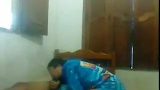 ارييل روز مص و سخيف أمام أخيها
