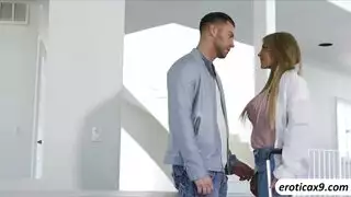 كايلا لانير تعطي الرأس