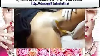 ذهب كوغار مع كبير الثدي والرجل اللاتيني في إجازة معا وجعل الحب معا.