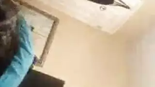 اللسان سمراء وجمل مارس الجنس من قبل أربعة رجال
