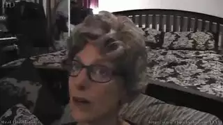 غاضب الجدة الجدة لديه أكثر من شغف