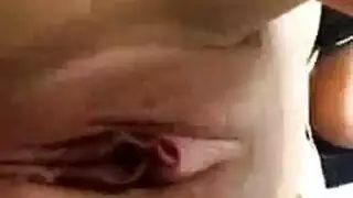 فاتنة الدهون ، مع الثدي الكبيرة تمتص ديك العميل قرنية وجيده.