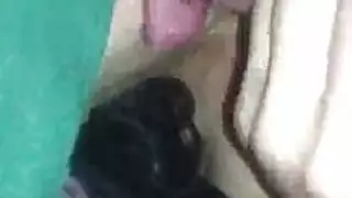 عاهرة مص الديك مارس الجنس من الخلف من قبل موكلها