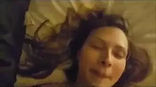 مثير أنديكي في سراويل بيضاء