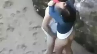 قحبة تونسية تتناك على شاطئ البحر