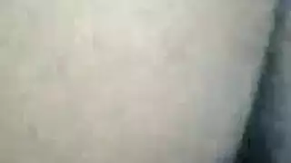 جلام الأبنوس آلهة مدلل من قبل الديك.
