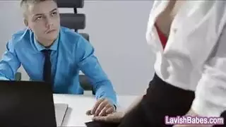 الحلاق ينيك ولد قصة
