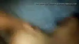 زوجين شابين قرنية مارس الجنس على حلبة الرقص