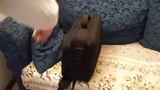 ترضع زبه الكبير ويقذف في فمها حليبه