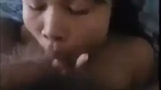 الحلو التايلاندي الهاوي اللعب خطف شعرها