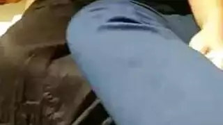 الرجال مثير غني في بندقية ضيقة سخيف
