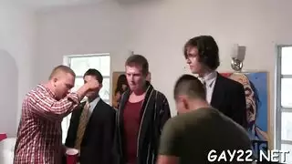 الرجال مثلي الجنس يحصل على انتهاك حميرهم