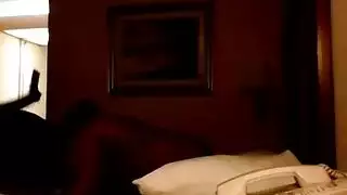 الوجه تصل إلى كسها الضيق مع الديوك.