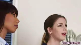 مثير CFNM ممرضة مص الحذف قبل العربدة