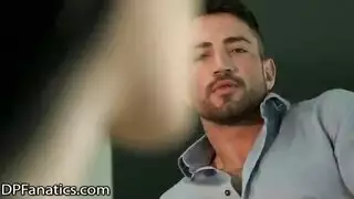 سيدة ذات ثديين كبيرين تريد ممارسة الجنس على الفور