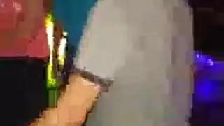 شقراء مبتذلة تمتص ديك في المطبخ قبل ركوبها وفي الحديقة
