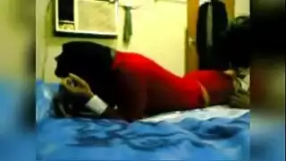 كويتية محجبة تتناك في طيزها من بنغالي