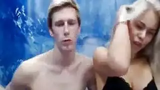 زوجين شهواني زوجين سخيف على السرير