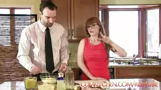 الحب والمصالحة في المطبخ مع أفضل زوجة