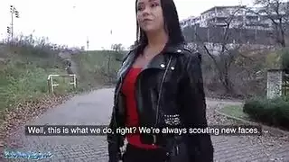 مشهد يمارس الجنس في كس فتاة جميلة