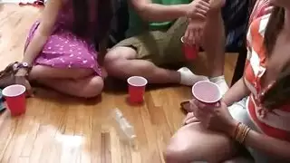 زوجتي السابقة وأنا سخيف في غرفتي.
