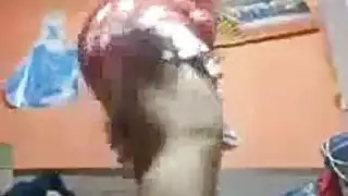 مرى من ابو تلات ترقص وتتشرمط وتعري طيازها