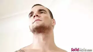 هذا الحلق الحقيقي يحب الحصول على ثقوب له