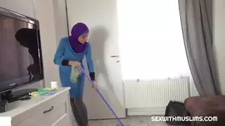 الخادمة المسلم كسول تحصل على اختراق مزدوج المتشددين