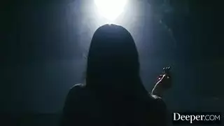 انها تقوم بعمل جيد مع بوسها