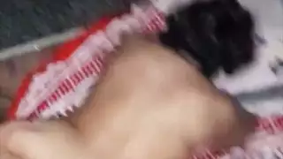 زوجة متعرج تنخفض وقذرة في تجميع مكثف