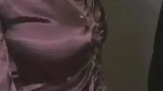 سكس جماعي مع فتاة في الباص