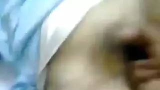 اجملحريمنايمهعلىبطنهعاريه