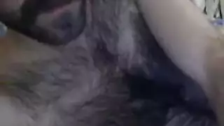 قرنية ناضجة الملتحي الاستمتاع بشيء حلو