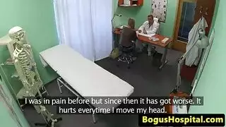 يجعل المرأة مريضة أن هم طبيب ورائحوا هم كس قليلا